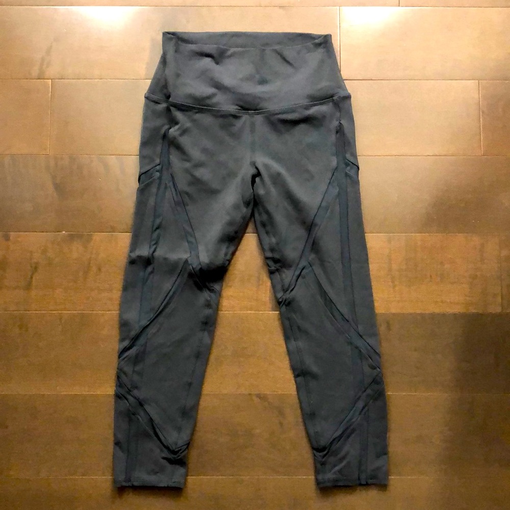 Alo yoga Gray Capri Leggings, Size S